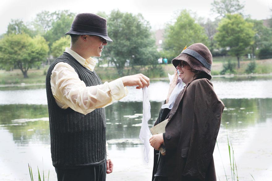 пара воссоздала сцены из мультика «101 далматинец»