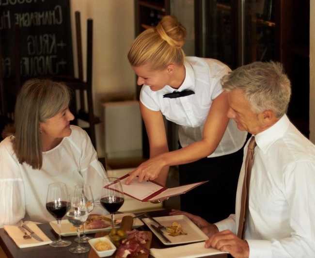 способы официант вас возненавидел, как взбесить официанта, как разозлить официанта