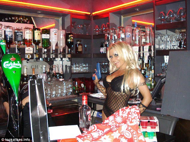 Как Памела: британка потратила 30 тысяч долларов, чтобы стать точной копией Памелы Андерсон потратила 30 тысяч долларов чтобы стать копией Памелы Андерсон, Кэролайн Андерсон, Carolyn Anderson, Scouse Pamm