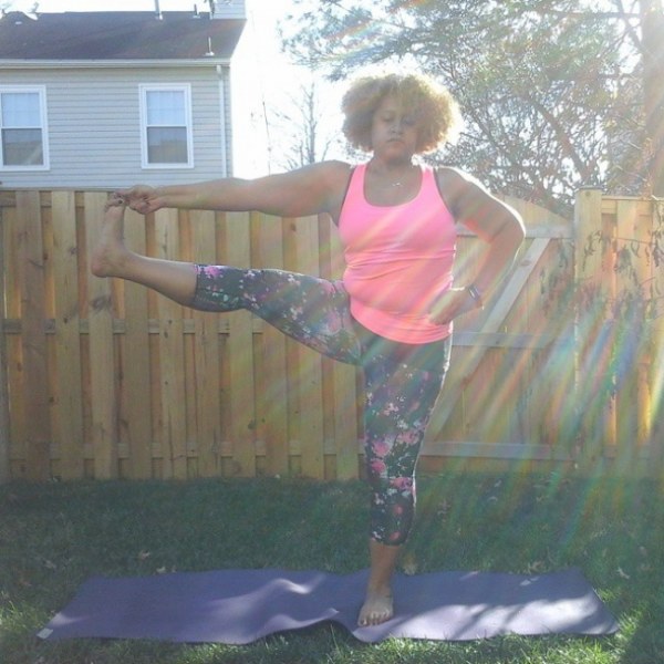 Йога размера плюс: девушки пышных форм бросают вызов обществу, доказывая, что они тоже могут заниматься йогой девушки пышных форм занимаются йогой, #SizeDoesntMatter