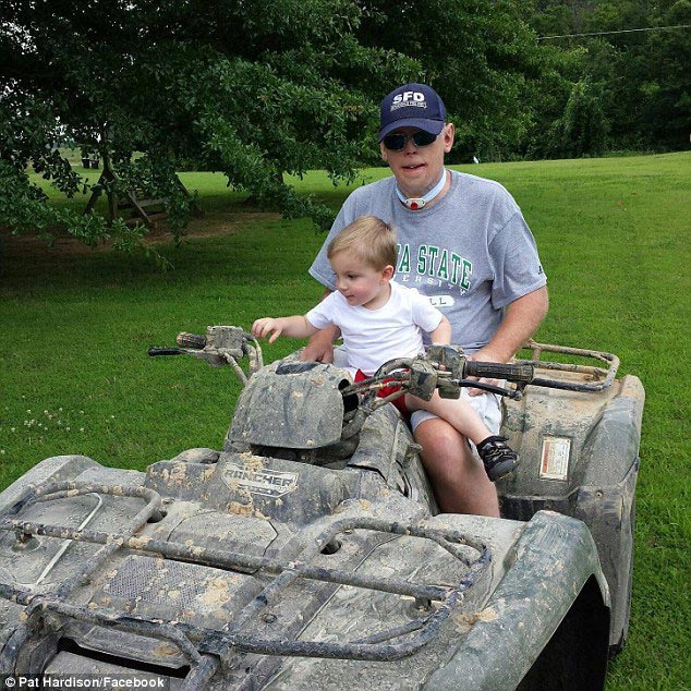 Новое лицо: обгоревший пожарный прошел через самую обширную операцию по пересадке лица в истории Пэт Хардисон, Pat Hardison, Дэвид Роудбах, David Rodebaugh, пересадка лица, самая крупная операция по пересадке лица, пересадка лица 2015