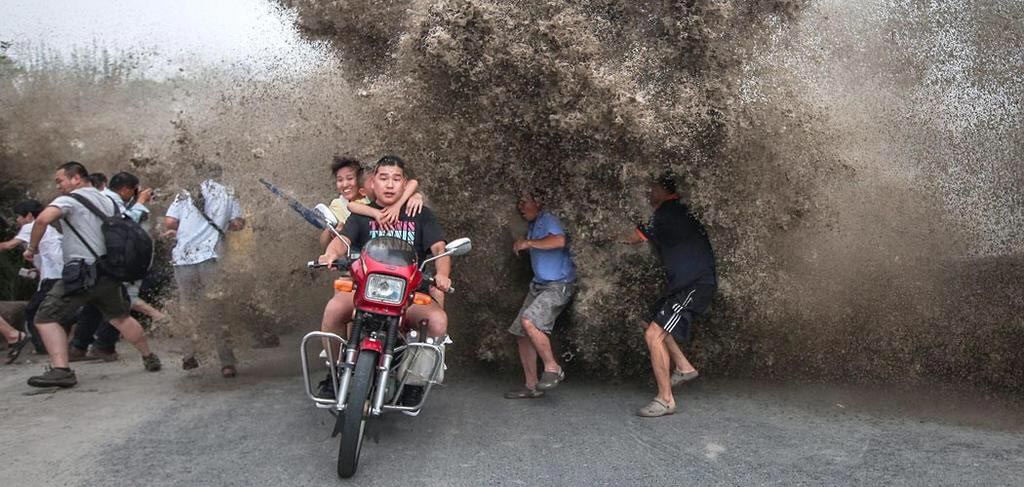 в нужный момент, удачный кадр