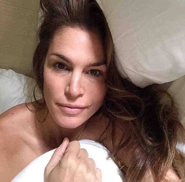 неретушированное фото 48-летней Синди Кроуфорд, тело Синди Кроуфорд, синди кроуфорд 2015