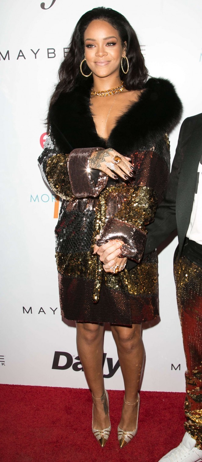 странные наряды знаменитостей, нелепые безвкусные наряды звёзд