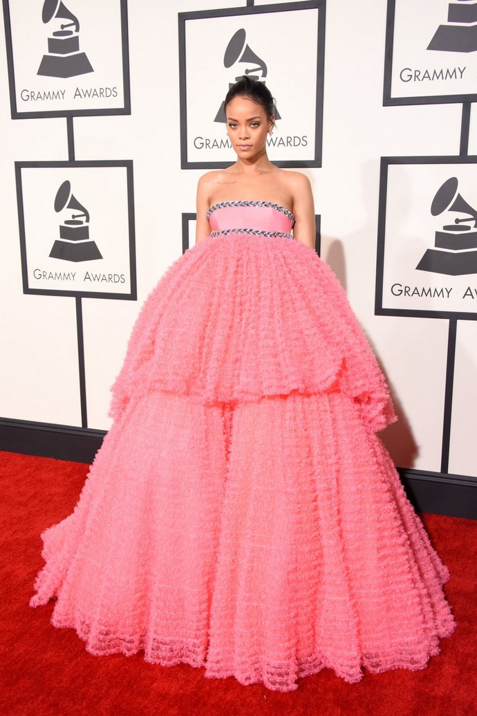 странные наряды знаменитостей, нелепые безвкусные наряды звёзд