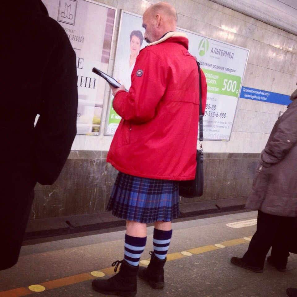мода петербургского метро, мода метро, модники в транспорте, странные пассажиры метро 