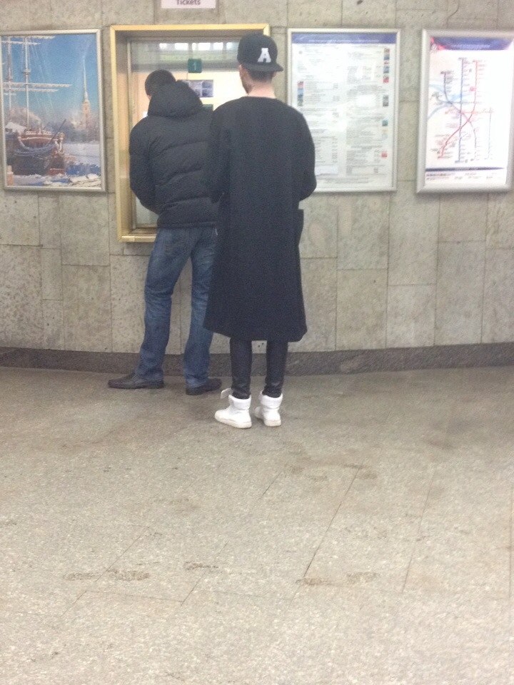 мода петербургского метро, мода метро, модники в транспорте, странные пассажиры метро 