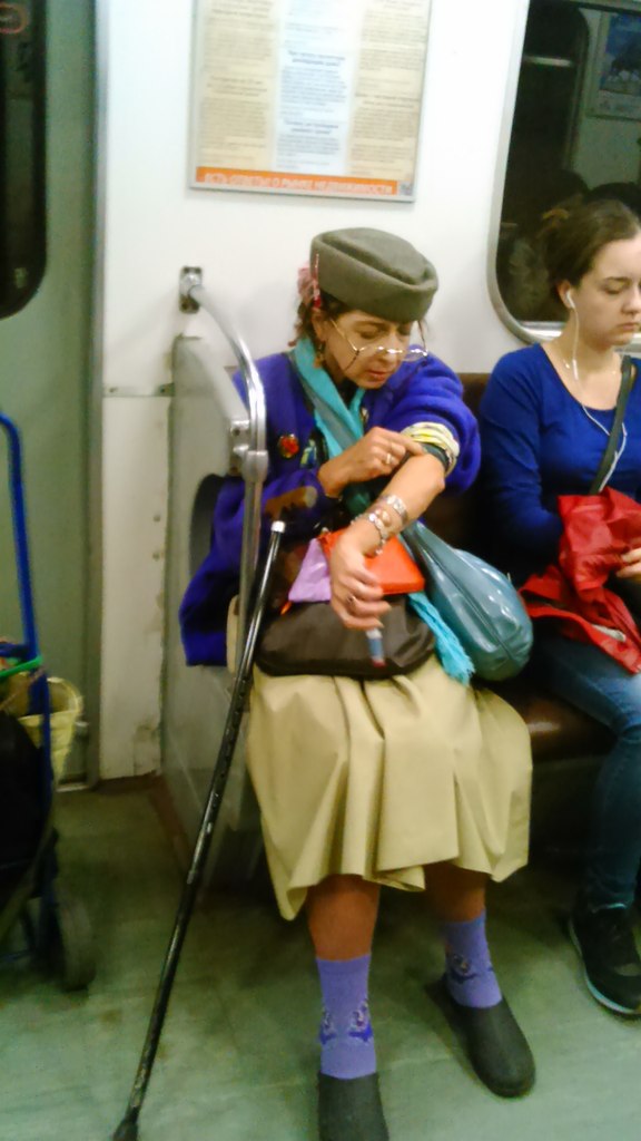 мода петербургского метро, мода метро, модники в транспорте, странные пассажиры метро 