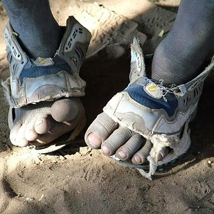 обувь которая растёт, обувь для бедных детей, Кентон Ли, Kenton Lee