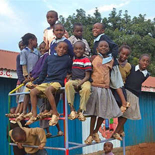 обувь которая растёт, обувь для бедных детей, Кентон Ли, Kenton Lee