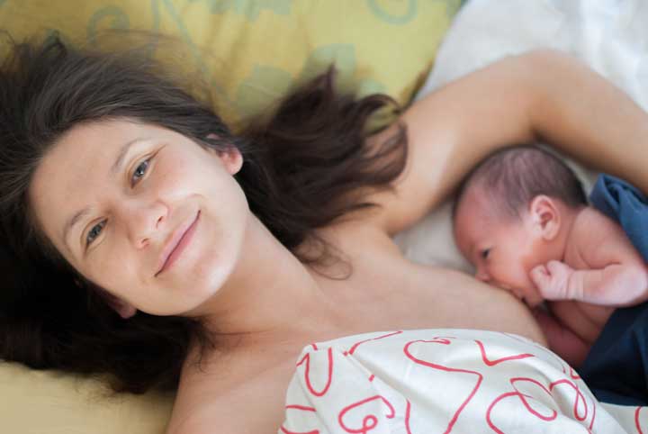 Brelfie: мамочки кормят своих детей грудью, фотографируются и выкладывают это в свой Instagram Brelfie, женщины кормят грудью, кормят грудью и выкладывают в Instagram