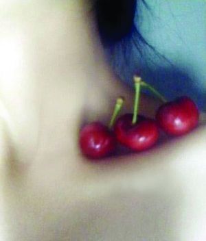 монеты в ключицах, selfies coins collarbones, ключицы