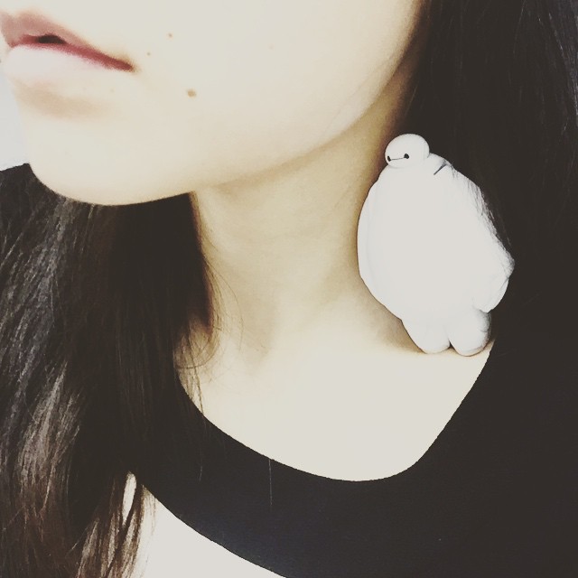 Новый безумный тренд: азиатские девушки используют свои ключицы, чтобы поместить туда как можно больше монет монеты в ключицах, selfies coins collarbones, ключицы