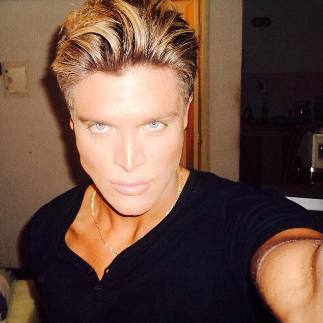 Маурисио Гальди, Mauricio Galdi, живой Кен, парень превратил себя в куклу