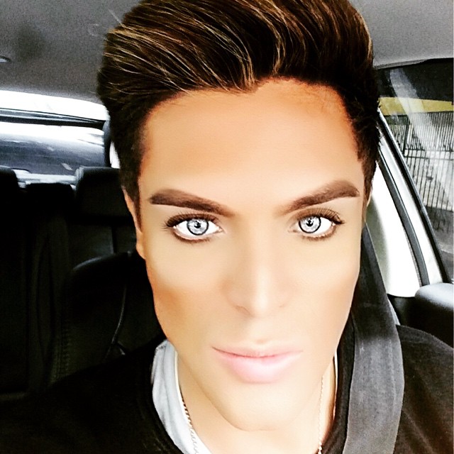 Маурисио Гальди, Mauricio Galdi, живой Кен, парень превратил себя в куклу