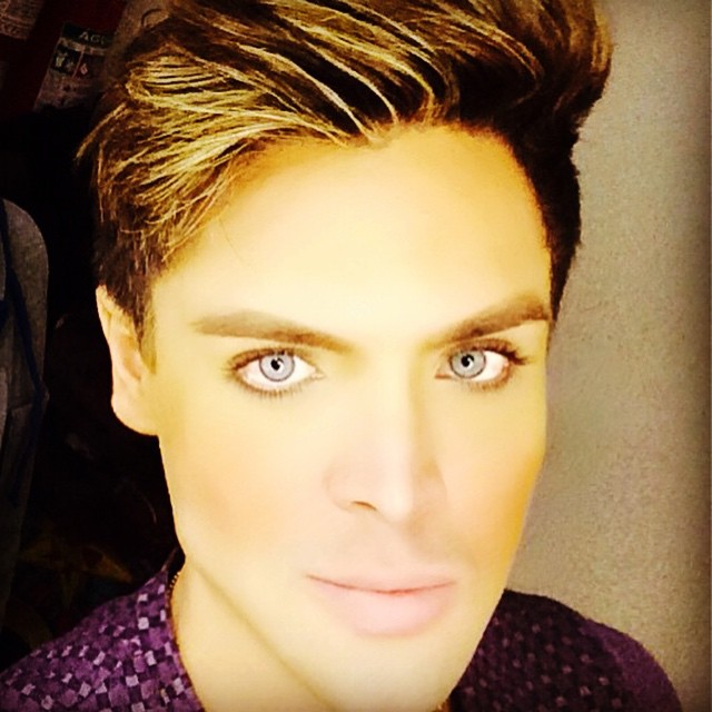 Маурисио Гальди, Mauricio Galdi, живой Кен, парень превратил себя в куклу