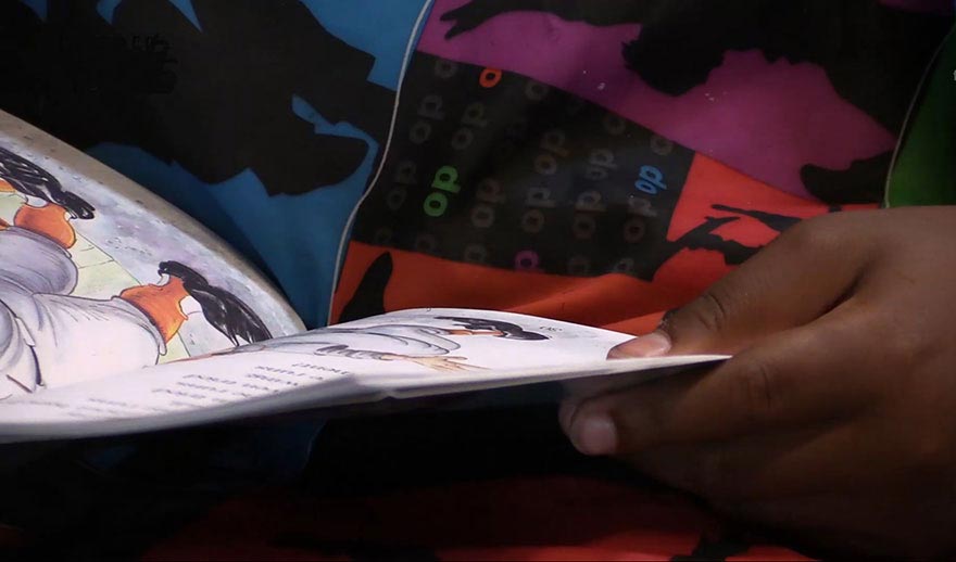 парикмахер бесплатно стрижёт детей за чтение, ортни Холмс, Courtney Holmes