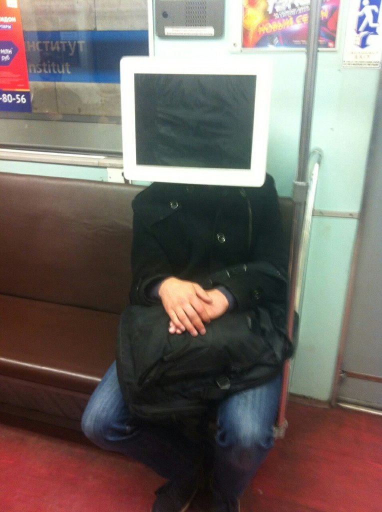 мода петербургского метро, мода метро, модники в транспорте, странные пассажиры метро 