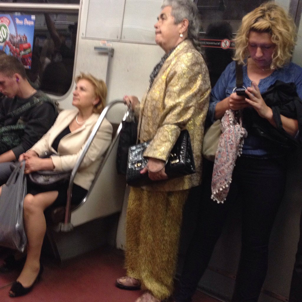 мода петербургского метро, мода метро, модники в транспорте, странные пассажиры метро 