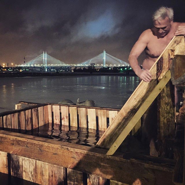крещенские купания Instagram, купания на крещение Instagram, крещенские купания 2014, крещенские купания 2014 фото