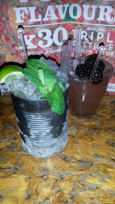 Что случилось с тарелками? Рестораны, в которых подают еду на чем попало подают еду на чем попало, подают еду нелепым образом, что случилось с тарелками