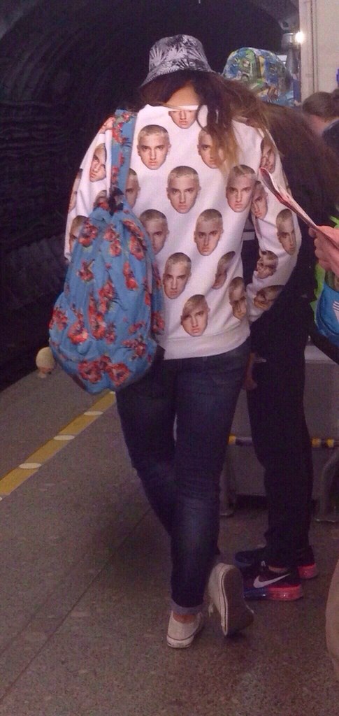 мода петербургского метро, мода метро, модники в транспорте, странные пассажиры метро 