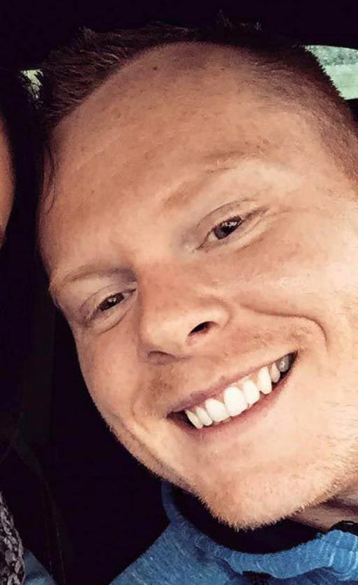 Свидание этого парня было безнадежно испорчено, и всё из-за сушилки для рук в туалете ресторана Горди Уоллес, Gordie Wallace, случай сушилка в туалете ресторана, сушилка в туалете распылила мочу, сушилка в туалете включилась моча