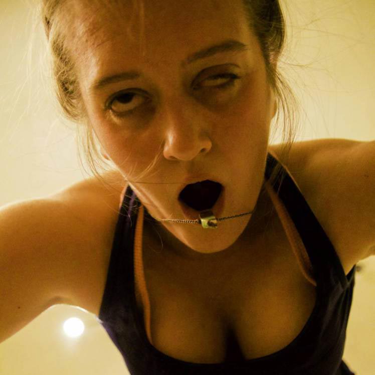 нелепые лица во время йоги, смешные лица во время йоги, Faces of yoga, лицо йоги