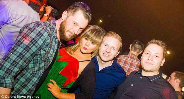 похудела на 51 кг, не смогла поместиться в аттракцион,была слишком толстой для американских горок