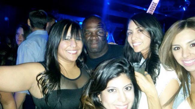 люди думали встретили знаменитостей, фото с ненастоящими знаменитостями, фото с поддельными знаменитостями