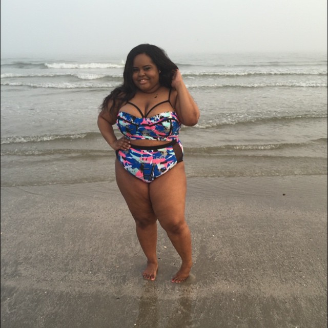 раздельный купальник, полные девушки в купальниках