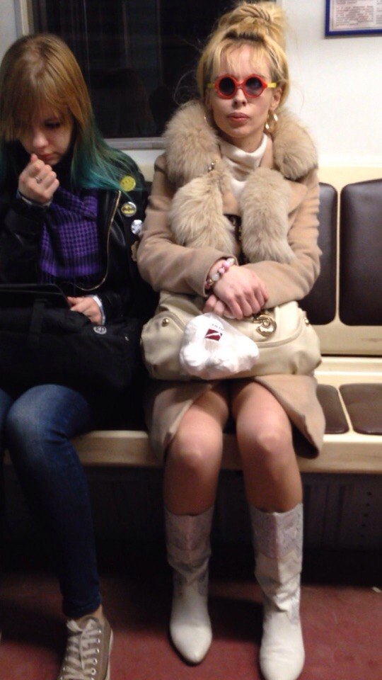 мода петербургского метро, мода метро, модники в транспорте, странные пассажиры метро 