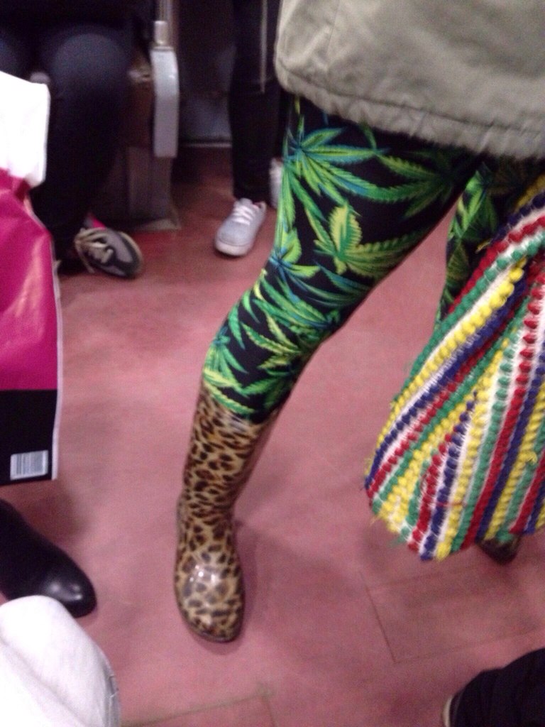 мода петербургского метро, мода метро, модники в транспорте, странные пассажиры метро 