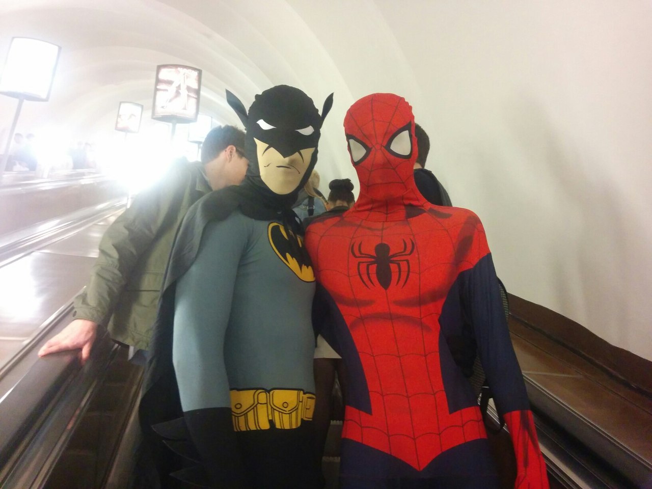 мода петербургского метро, мода метро, модники в транспорте, странные пассажиры метро 