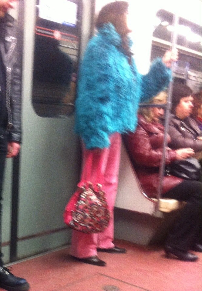 мода петербургского метро, мода метро, модники в транспорте, странные пассажиры метро 