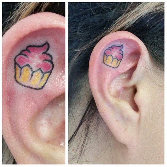татуировки на ушах, тату на ушах
