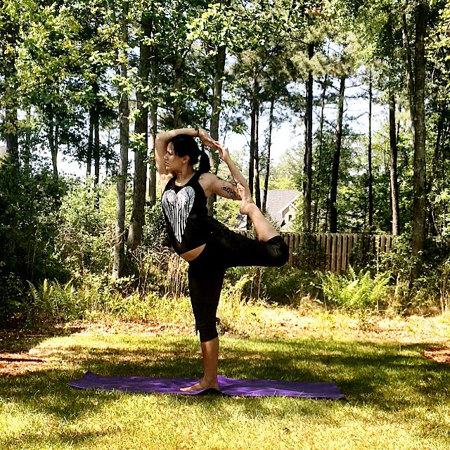 Беременные и гибкие, беременные любительницы йоги, беременность йога 