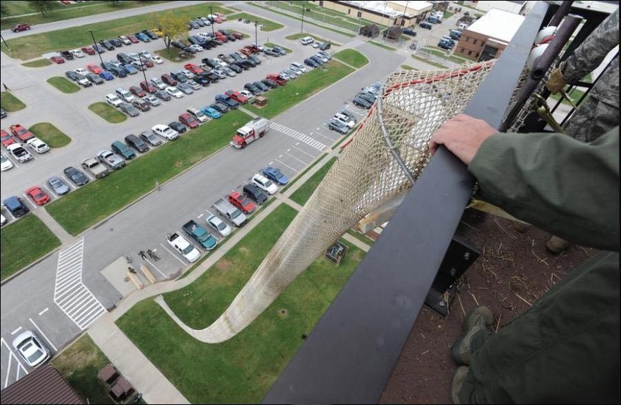 эвакуационный рукав, страшный эвакуационный рукав, страшный рукав для экстренной эвакуации