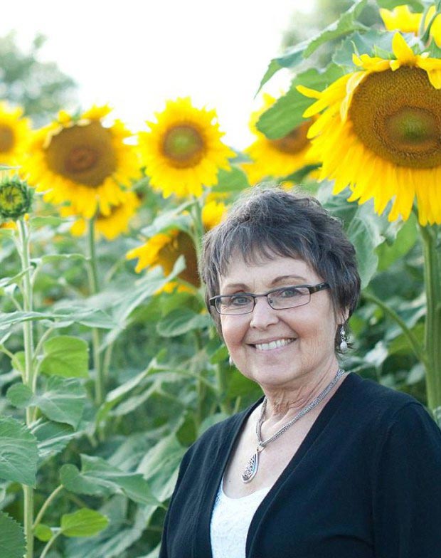  жена умерла от рака посадил подсолнухи в память, посадил подсолнухи дань памяти жене, Дон Джакуиш,Don Jaquish, Babbette's Seeds of Hope