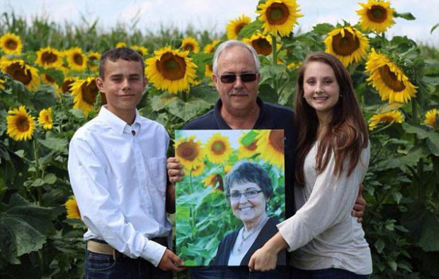  жена умерла от рака посадил подсолнухи в память, посадил подсолнухи дань памяти жене, Дон Джакуиш,Don Jaquish, Babbette's Seeds of Hope