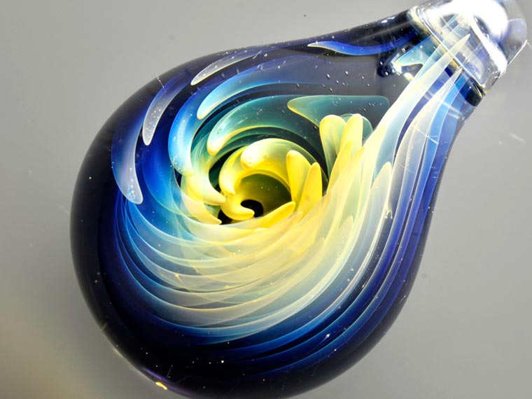 стеклянные вселенные, вселенные внутри стеклянных шаров, Сатоши Томизу, Satoshi Tomizu