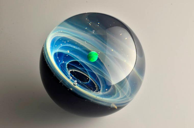 стеклянные вселенные, вселенные внутри стеклянных шаров, Сатоши Томизу, Satoshi Tomizu