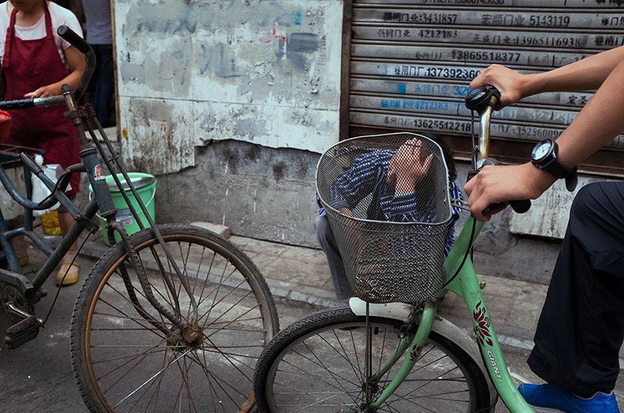Тао Лю, Tao Liu, уличный фотограф китай, фотографии сделанные в нужный момент китай