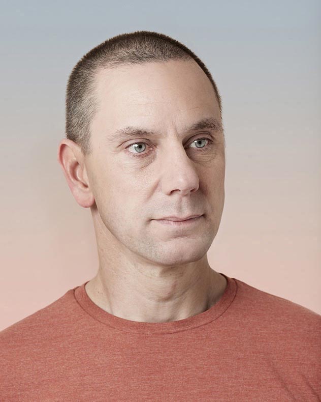 Успешные модели рук демонстрируют свои менее успешные лица лица моделей рук, модели рук показали свои лица, модели рук демонстрируют лица