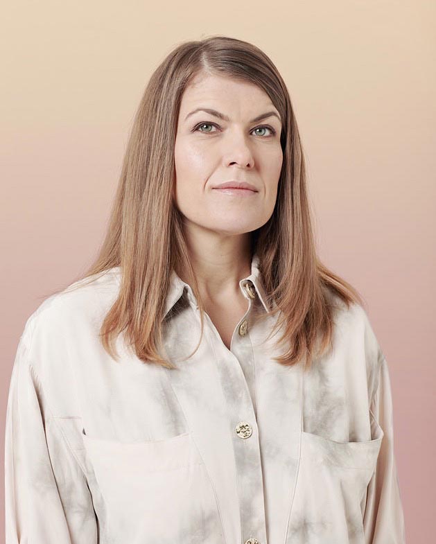 Успешные модели рук демонстрируют свои менее успешные лица лица моделей рук, модели рук показали свои лица, модели рук демонстрируют лица