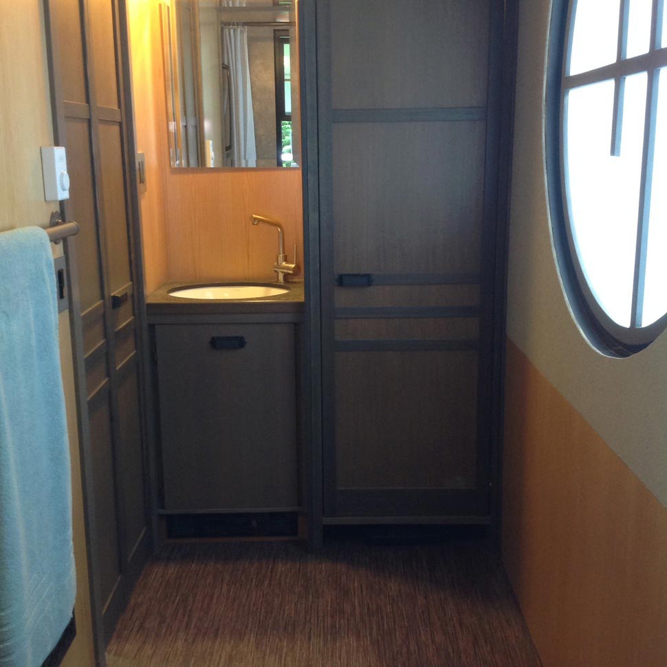 маленький дом роскошный изнутри, маленький уютный домик, маленький роскошный дом, маленький дом вид изнутри, дизайн небольшого дома