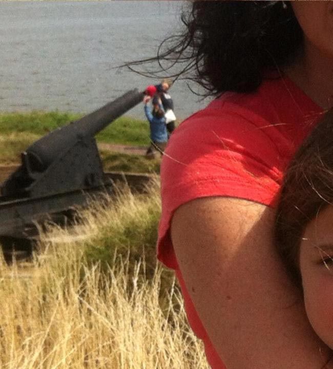 компрометирующие снимки, люди скомпрометировали себя, снимки не должны были попасть в интернет