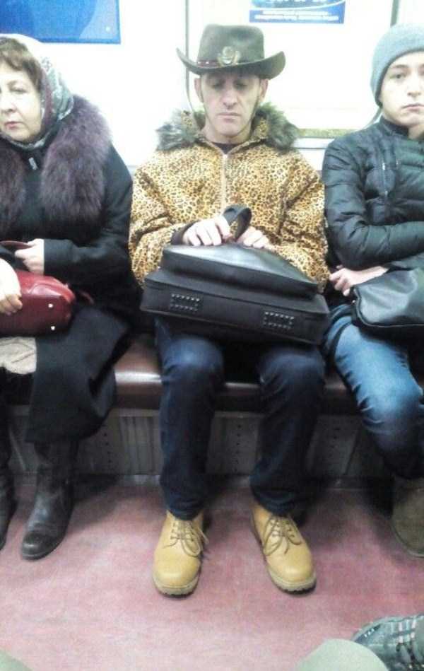 Безумные пассажиры российского метро, мода петербургского метро
