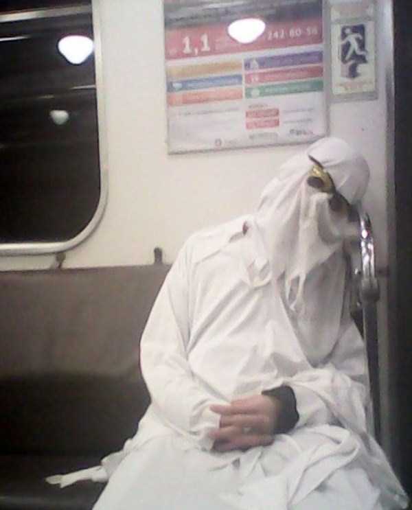 Безумные пассажиры российского метро, мода петербургского метро