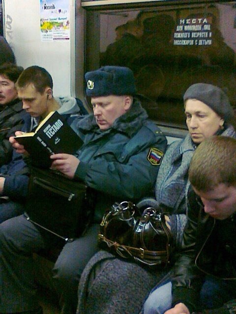 Безумные пассажиры российского метро, мода петербургского метро